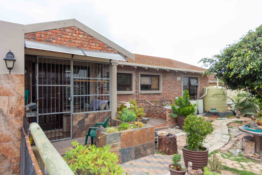 2 Bedroom Property for Sale in Bluewater Bay Eastern Cape